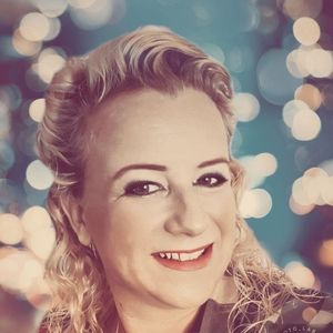 Meet your Posher, Zita